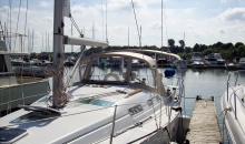 Beneteau 323 Dodger Bimini